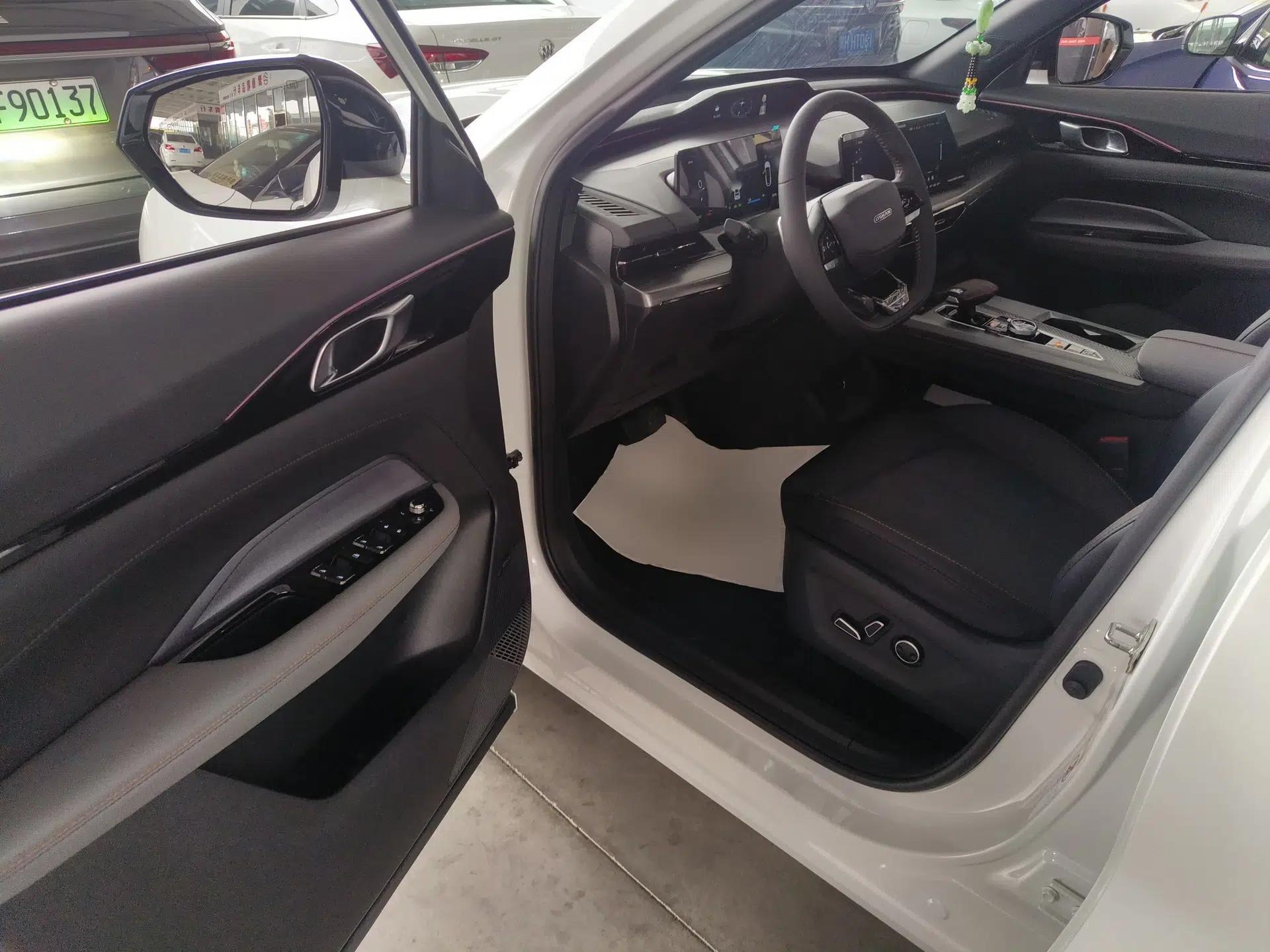 CHANGAN OSHAN Z6 New Energy 2023 ZhiDian iDD 150KM Flagship PLUS Smart Parking Edition — миниатюра 19