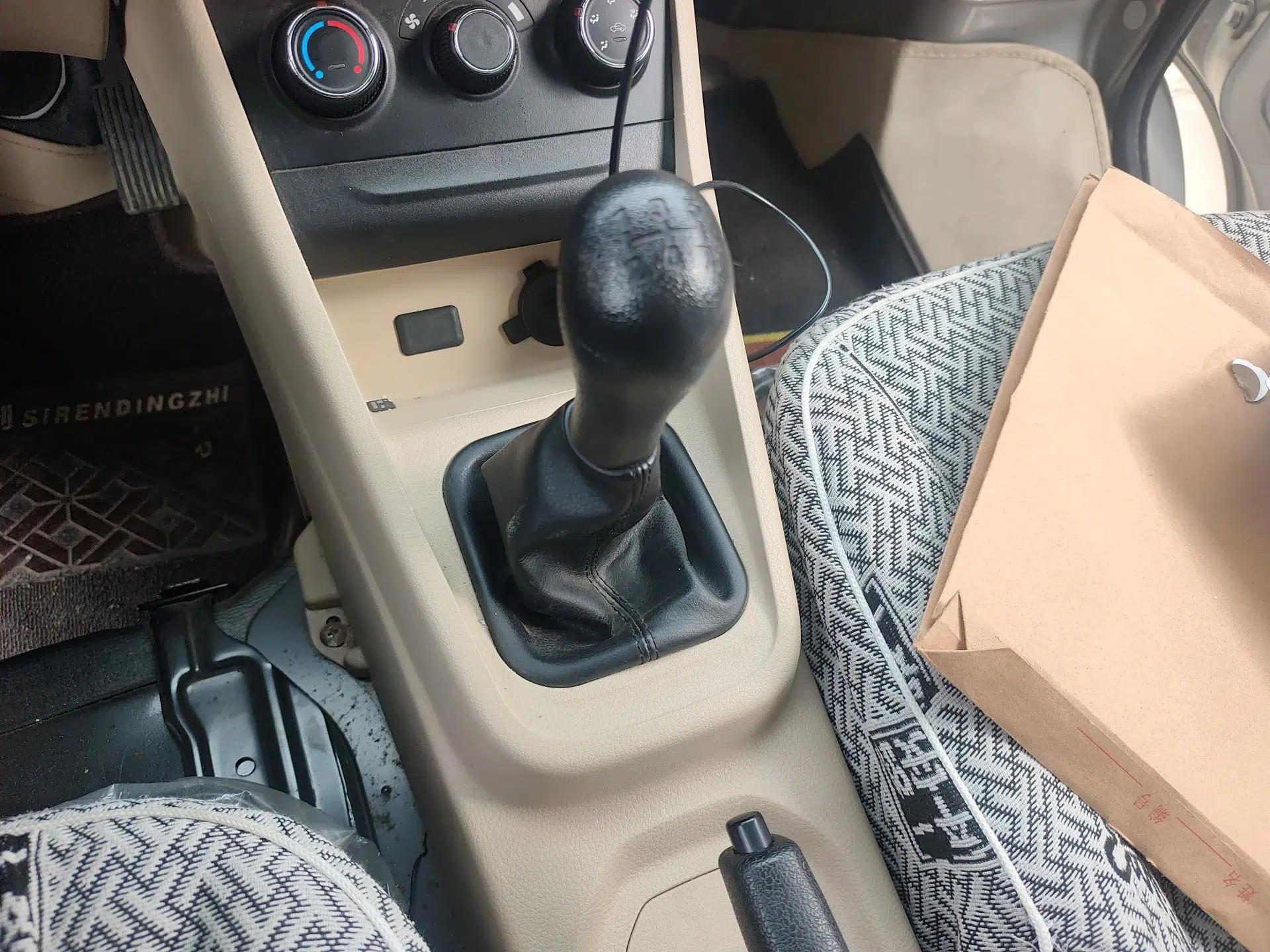 CHANGAN KUAYUE Xing V3 2023 1.5L Gasoline Standard Edition 2-Seat Van — миниатюра 15