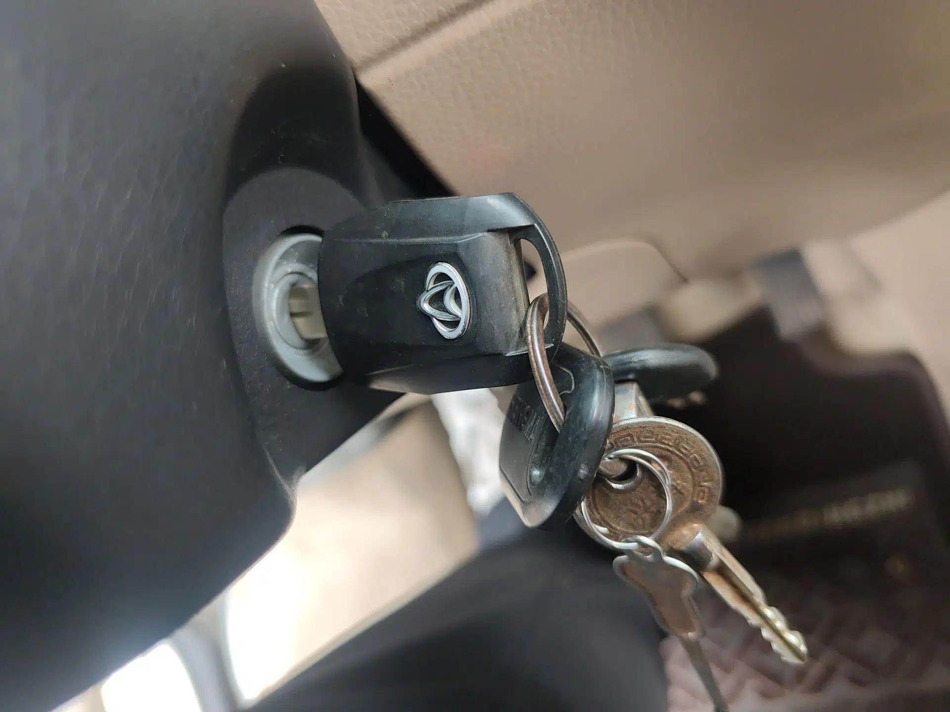CHANGAN KUAYUE Xing V3 2023 1.5L Gasoline Standard Edition 2-Seat Van — миниатюра 9
