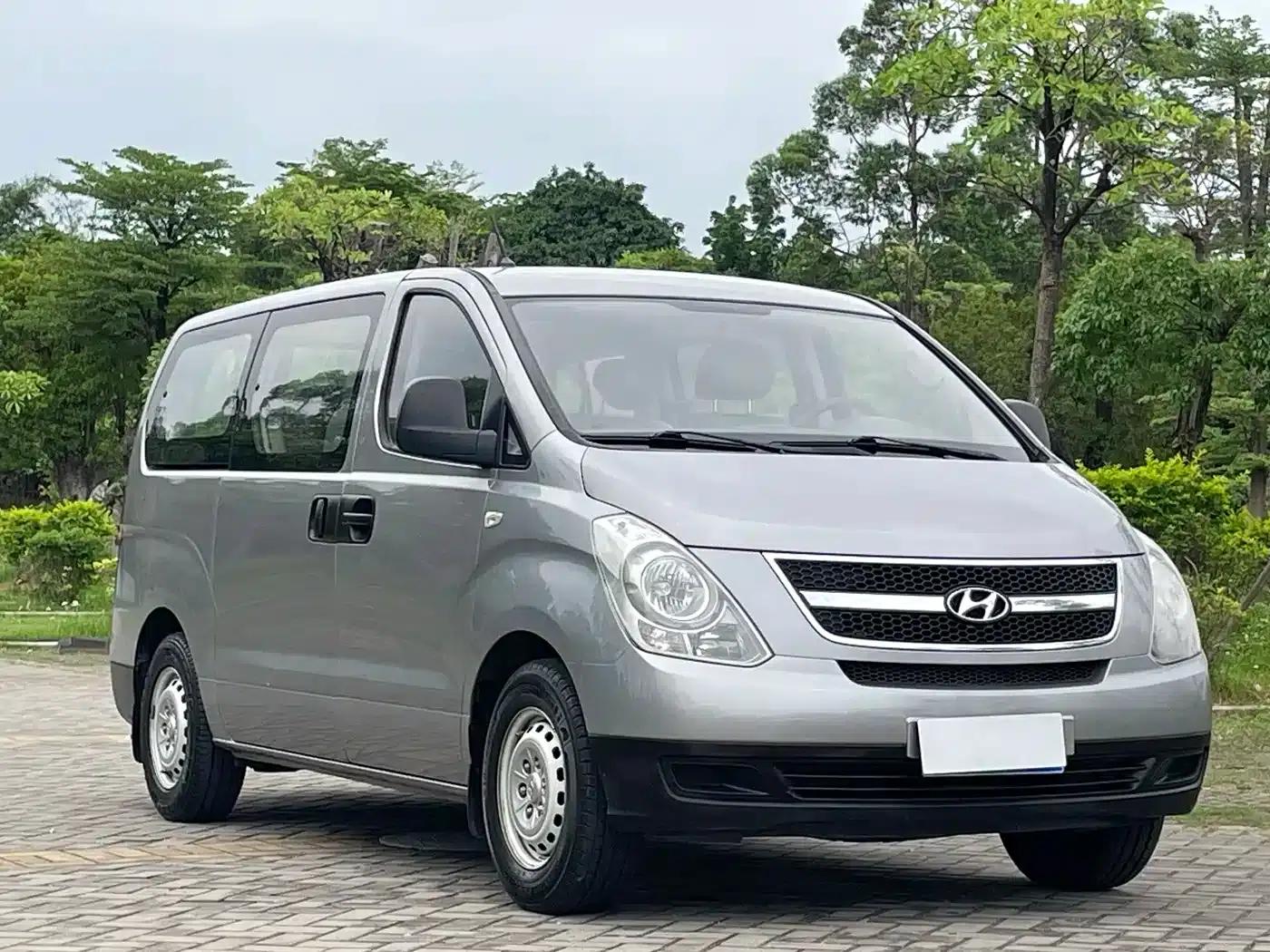 H-1 Huiyi 2011 Model 2.4L Comfort Edition — миниатюра 3
