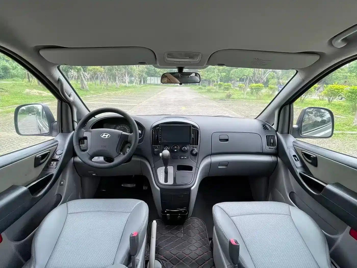 H-1 Huiyi 2011 Model 2.4L Comfort Edition — миниатюра 5