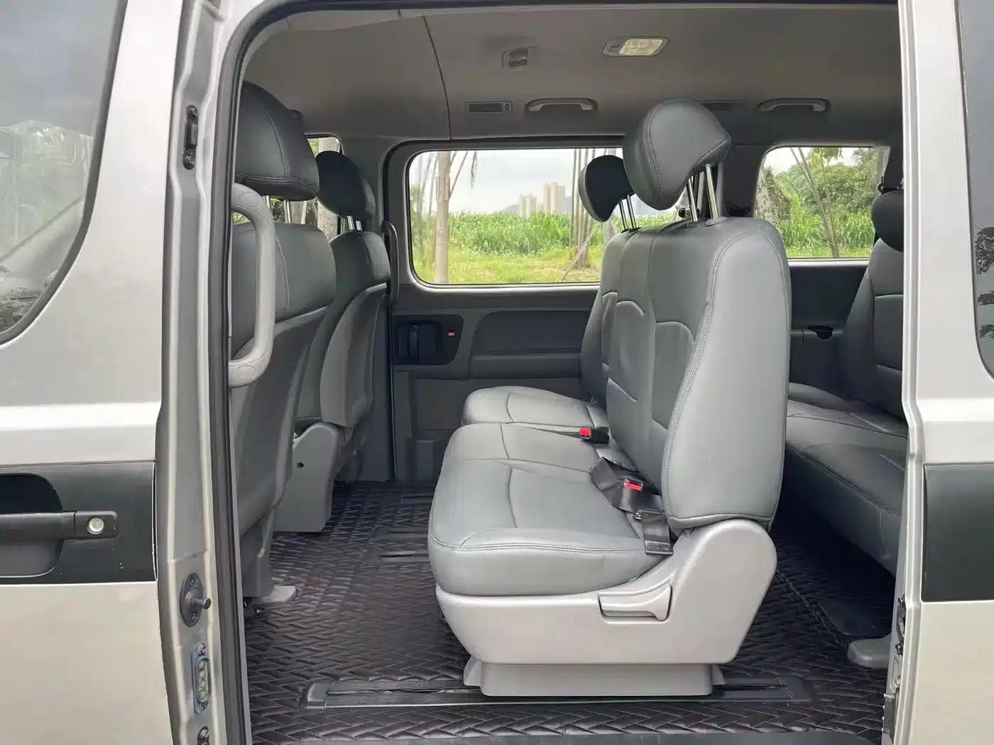 H-1 Huiyi 2011 Model 2.4L Comfort Edition — миниатюра 6