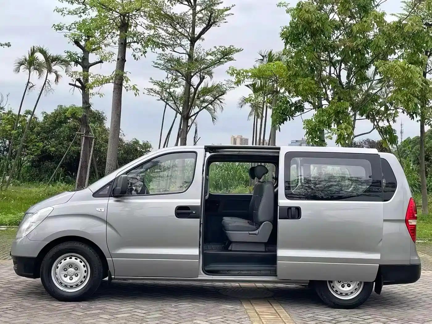 H-1 Huiyi 2011 Model 2.4L Comfort Edition — миниатюра 7