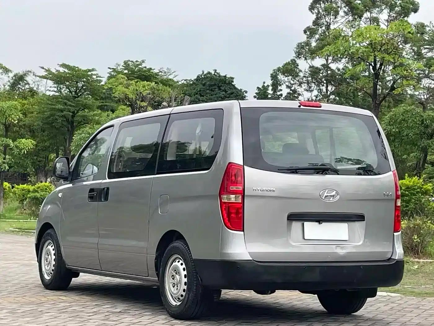 H-1 Huiyi 2011 Model 2.4L Comfort Edition — миниатюра 8