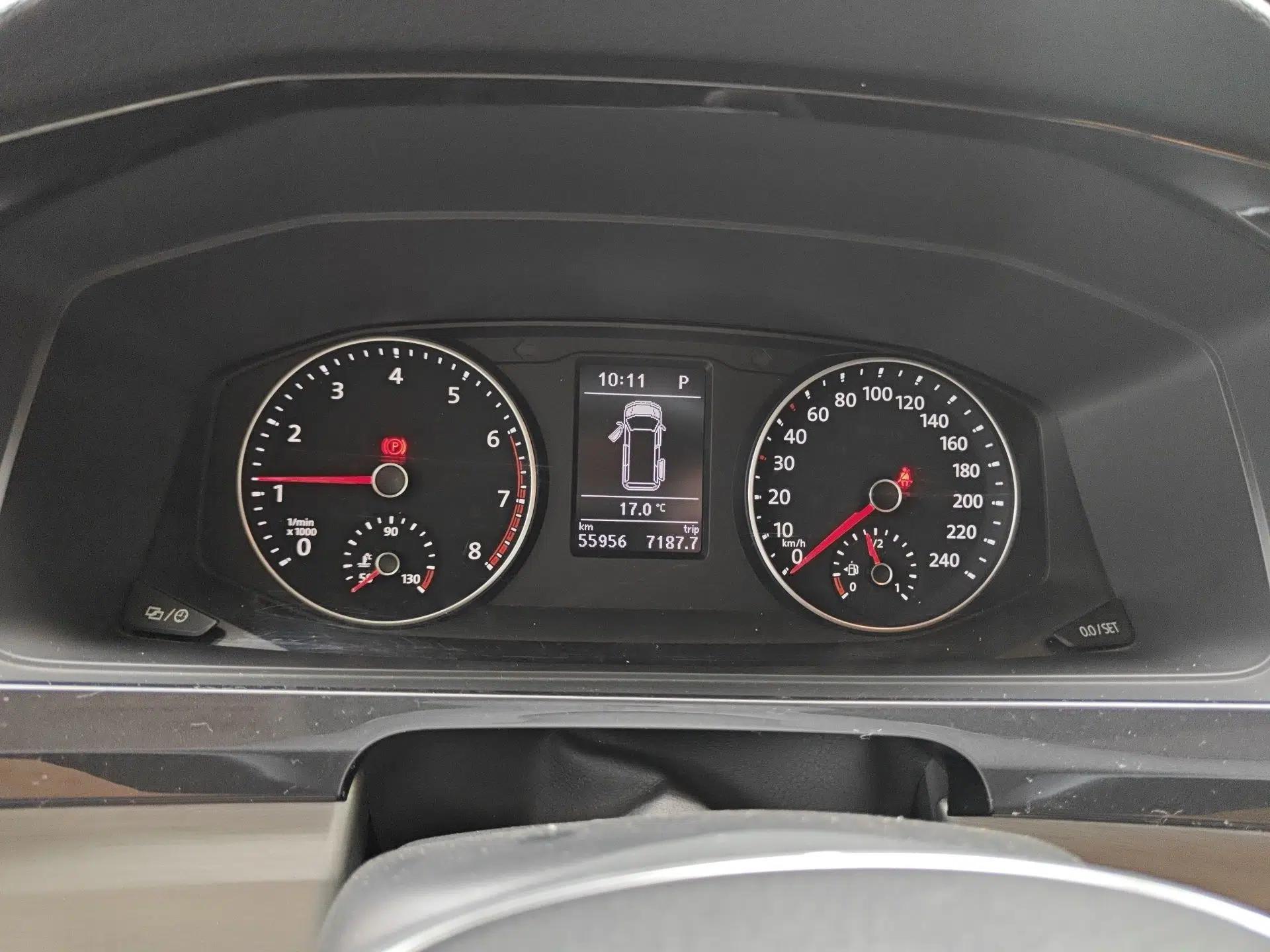 Volkswagen Caravelle 2017 2.0 TSI 4x4 Luxury Edition 7-Seater — миниатюра 12