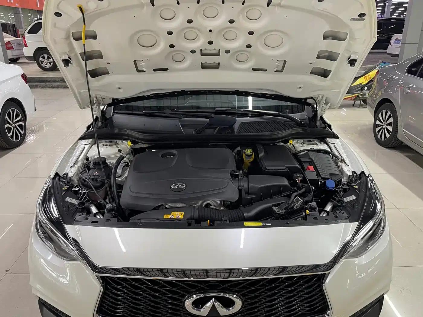 Infiniti QX30 2017 1.6T 2WD Sport Edition — миниатюра 13