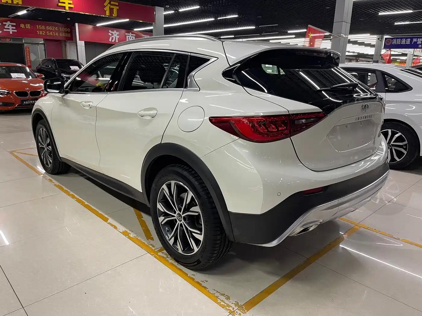Infiniti QX30 2017 1.6T 2WD Sport Edition — миниатюра 4