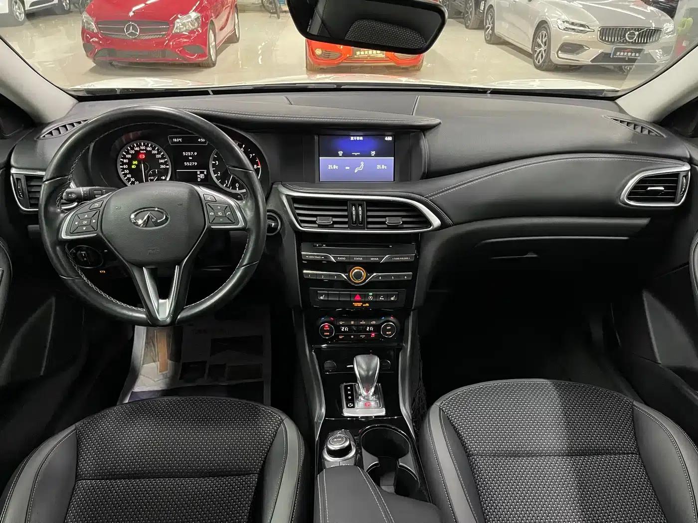 Infiniti QX30 2017 1.6T 2WD Sport Edition — миниатюра 5