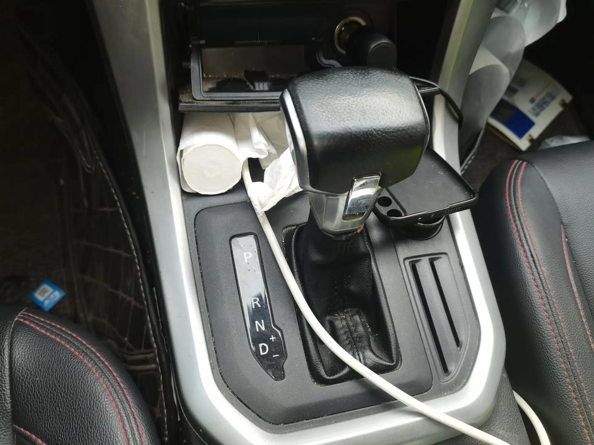 SAIC MAXUS T60 2017 2.0T Gasoline Automatic 4x4 High-Ride Elite Standard Cabin — миниатюра 15