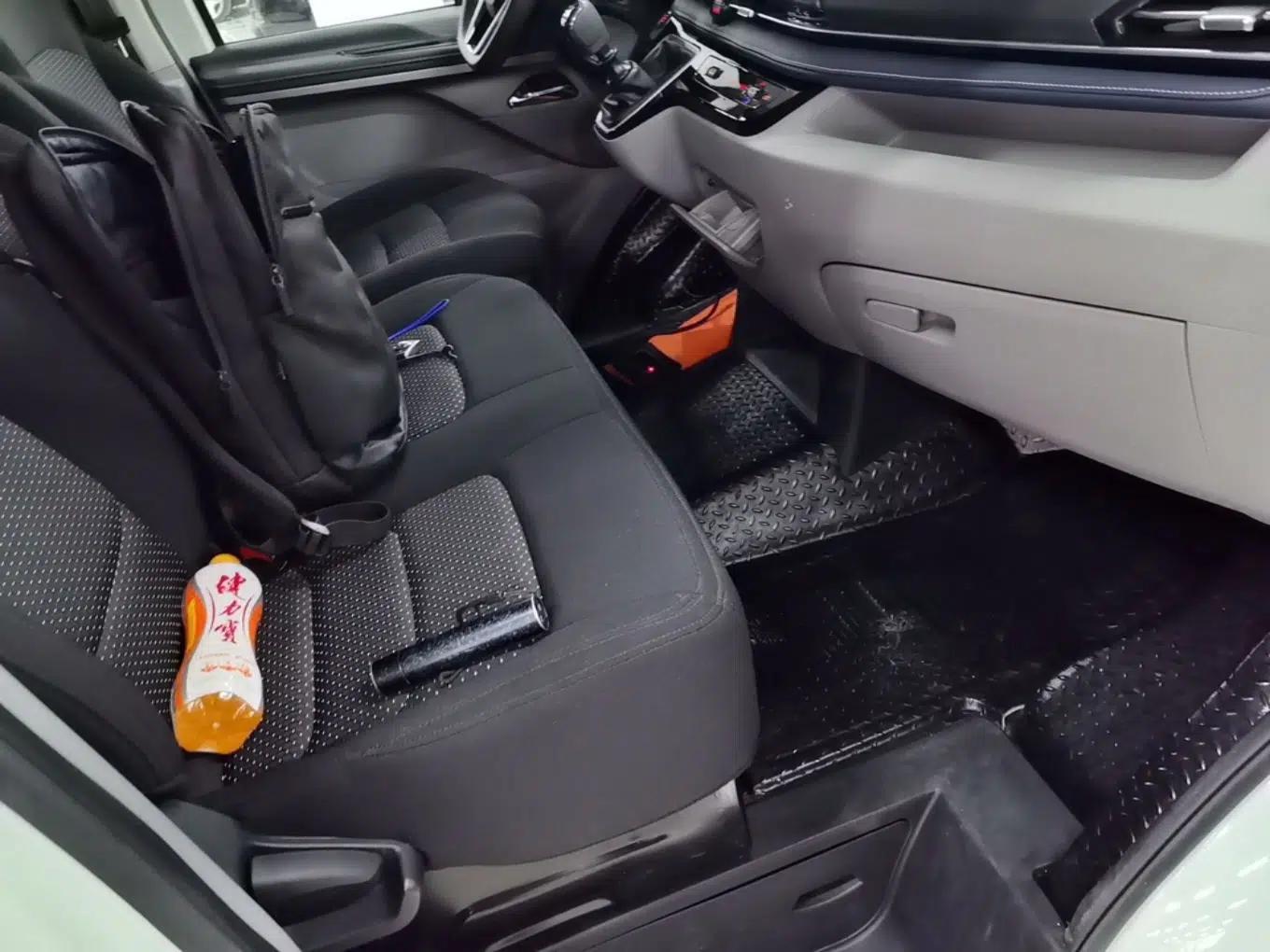 SAIC MAXUS Xintu V70 2023 2.0T Elite Edition Manual Transmission Short Wheelbase Low Roof 5/6 Seats (125 hp) — миниатюра 23