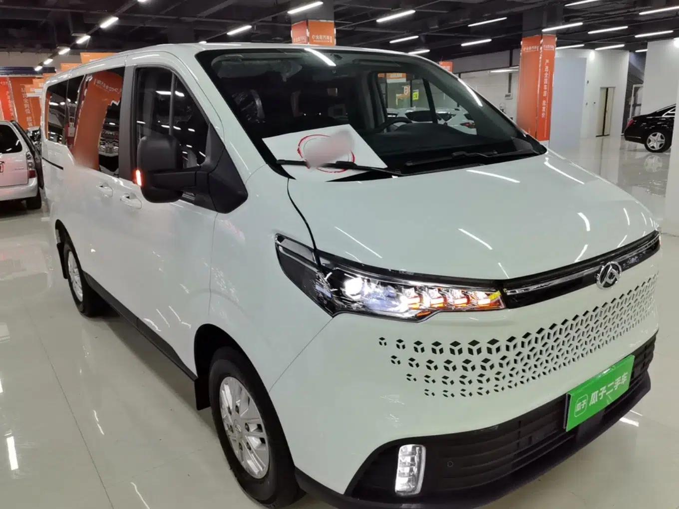 SAIC MAXUS Xintu V70 2023 2.0T Elite Edition Manual Transmission Short Wheelbase Low Roof 5/6 Seats (125 hp) — миниатюра 6