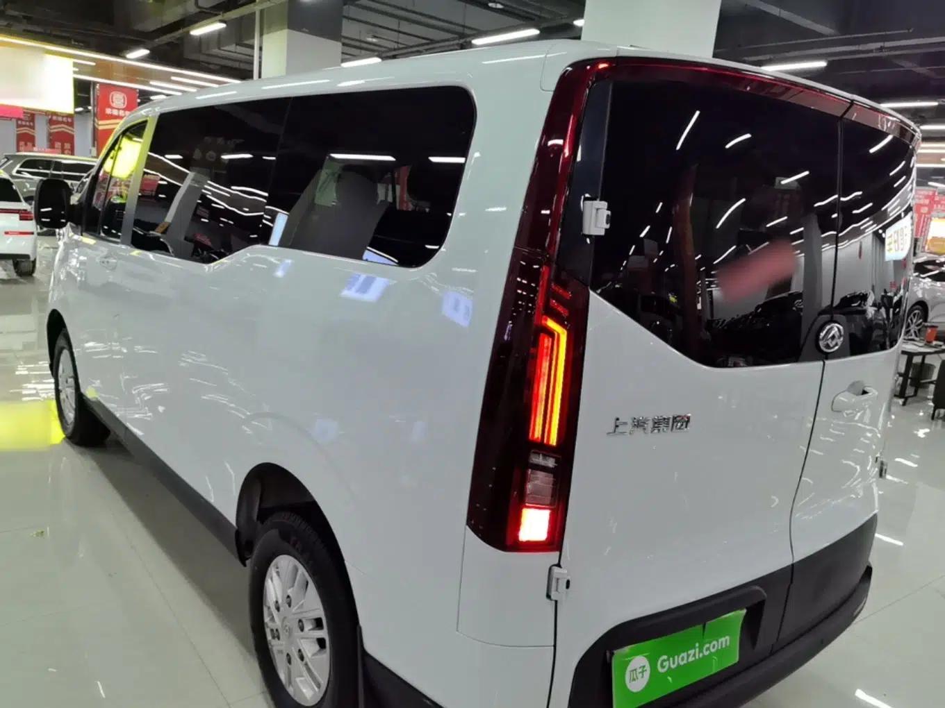 SAIC MAXUS Xintu V70 2023 2.0T Elite Edition Manual Transmission Short Wheelbase Low Roof 5/6 Seats (125 hp) — миниатюра 7
