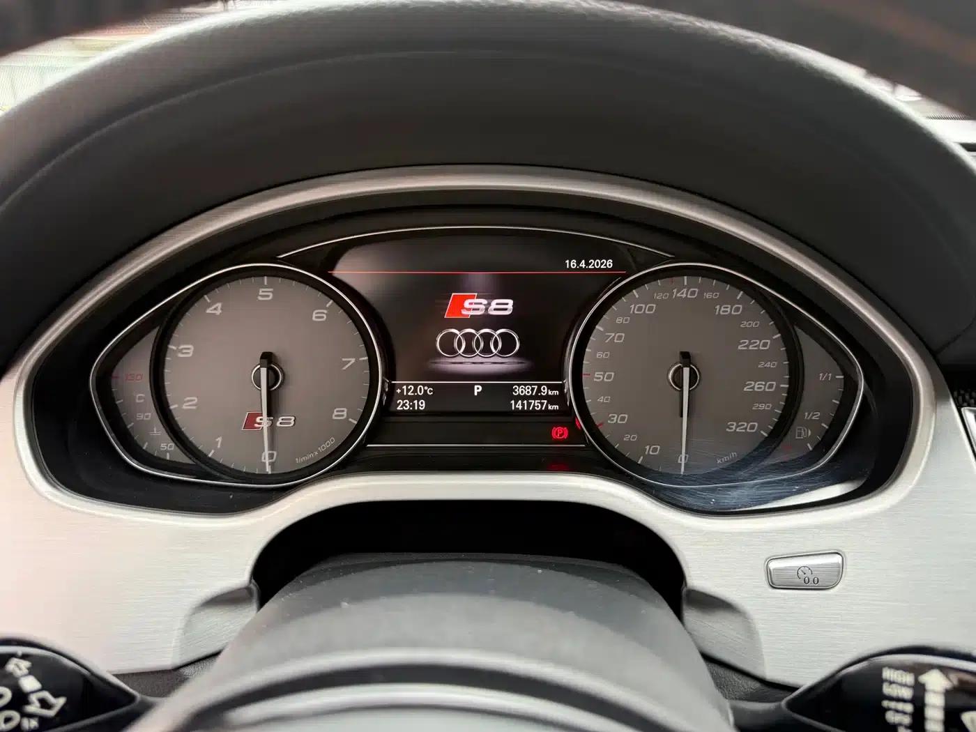 2013 Audi S8 4.0TFSI quattro — миниатюра 11