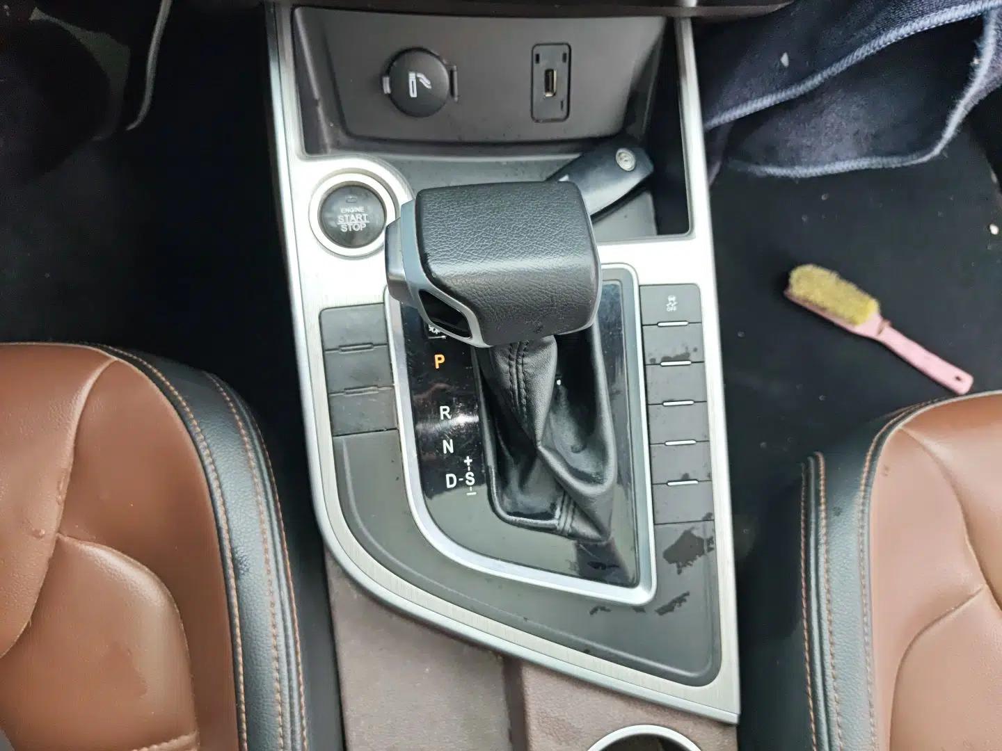 FORTHING Joyear X6 2017 Jingxiang Series 1.5T CVT Prestige Model — миниатюра 17