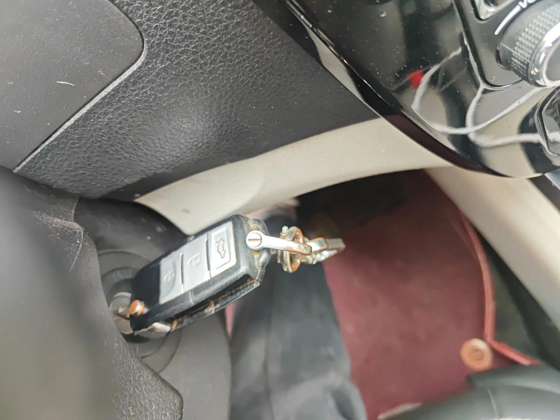 FORTHING Joyear XV 2015 1.6L CVT Luxury Model — миниатюра 9