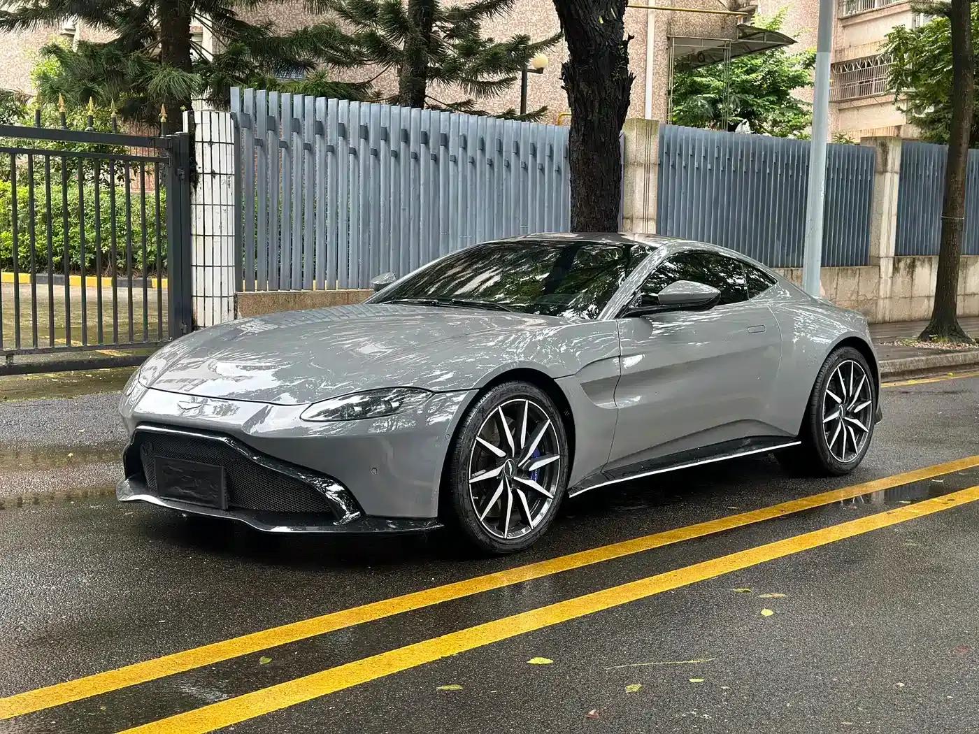 2018 V8 Vantage 4.0T V8 Coupe — миниатюра 1