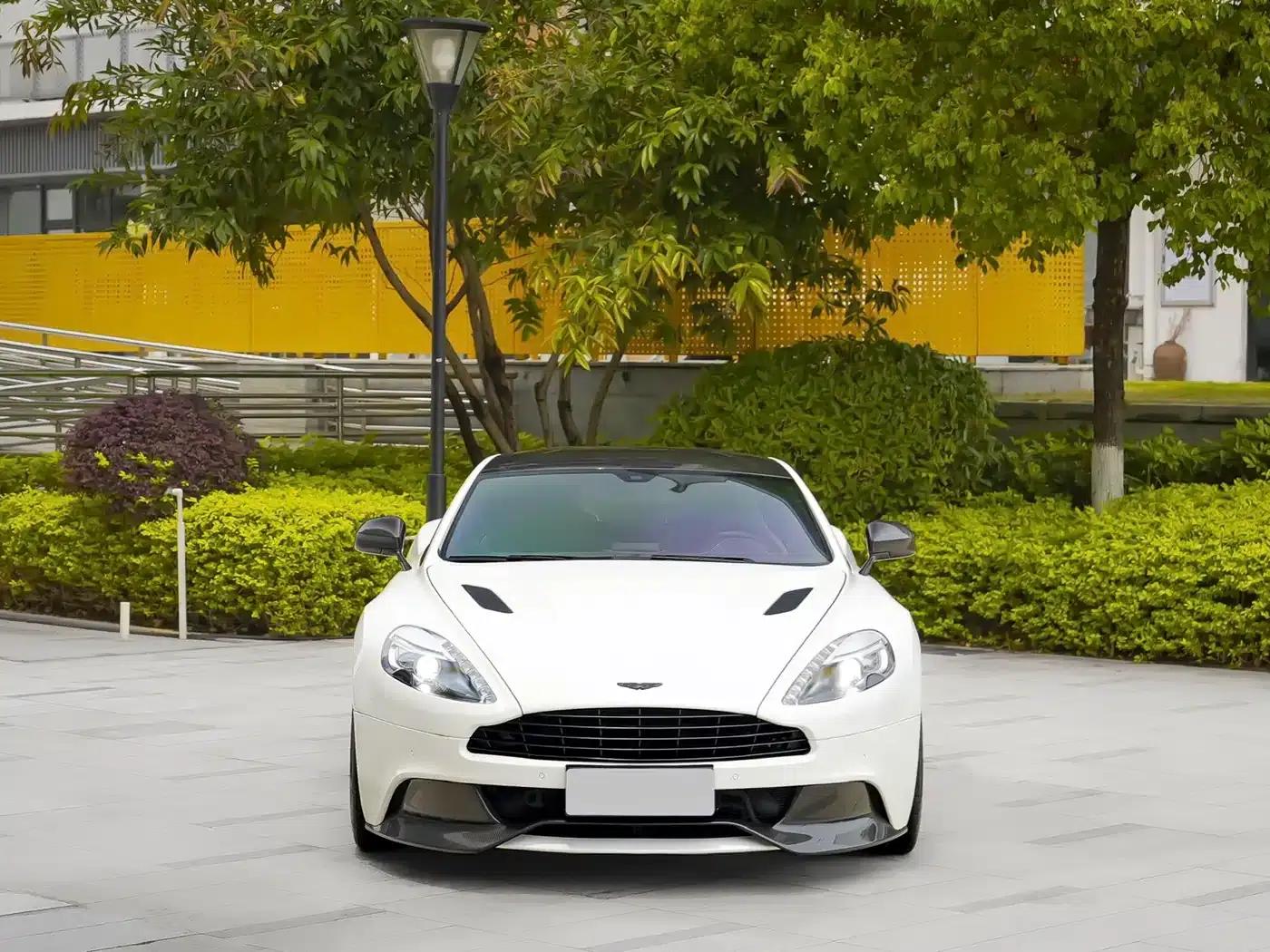 2015 Vanquish 6.0L Standard Model — миниатюра 2
