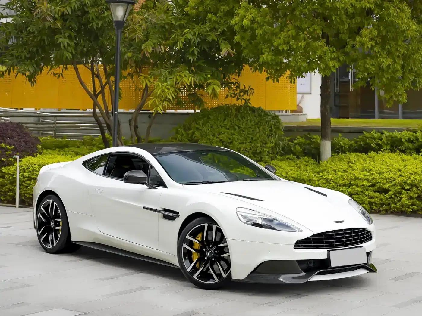 2015 Vanquish 6.0L Standard Model — миниатюра 4