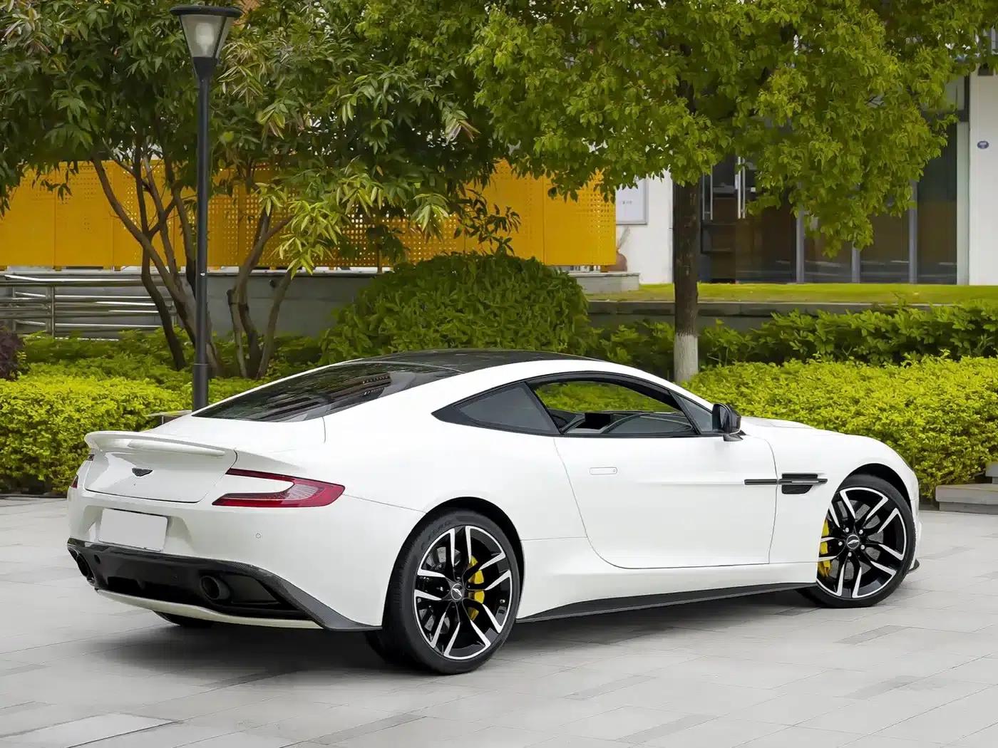 2015 Vanquish 6.0L Standard Model — миниатюра 6