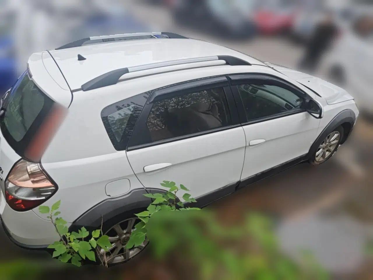 Dongfeng Aeolus H30 2012 CROSS 1.6L Manual Luxury Model — миниатюра 6