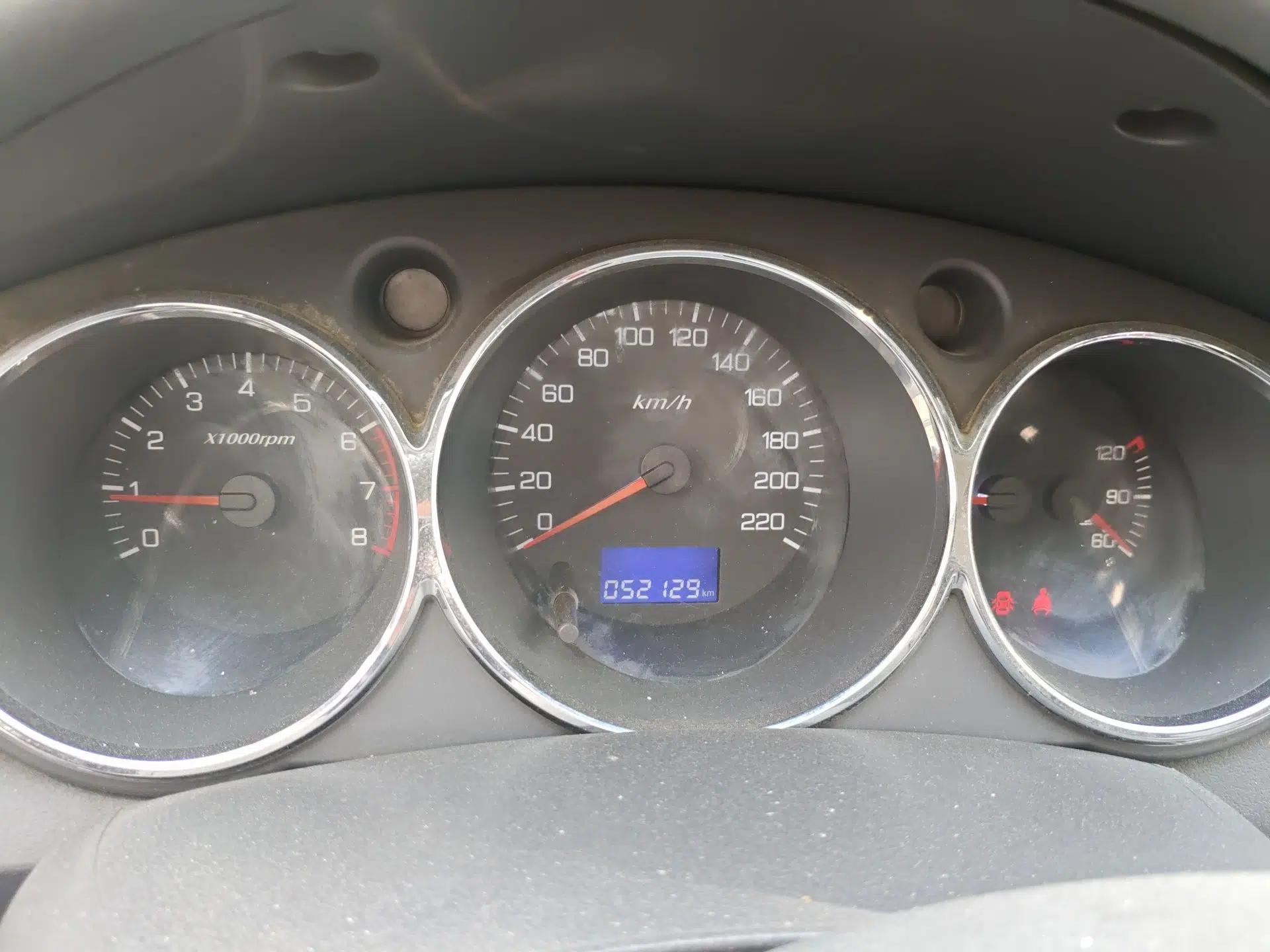 Dongfeng Aeolus H30 2014 CROSS 1.5L Manual Gratitude Edition — миниатюра 12
