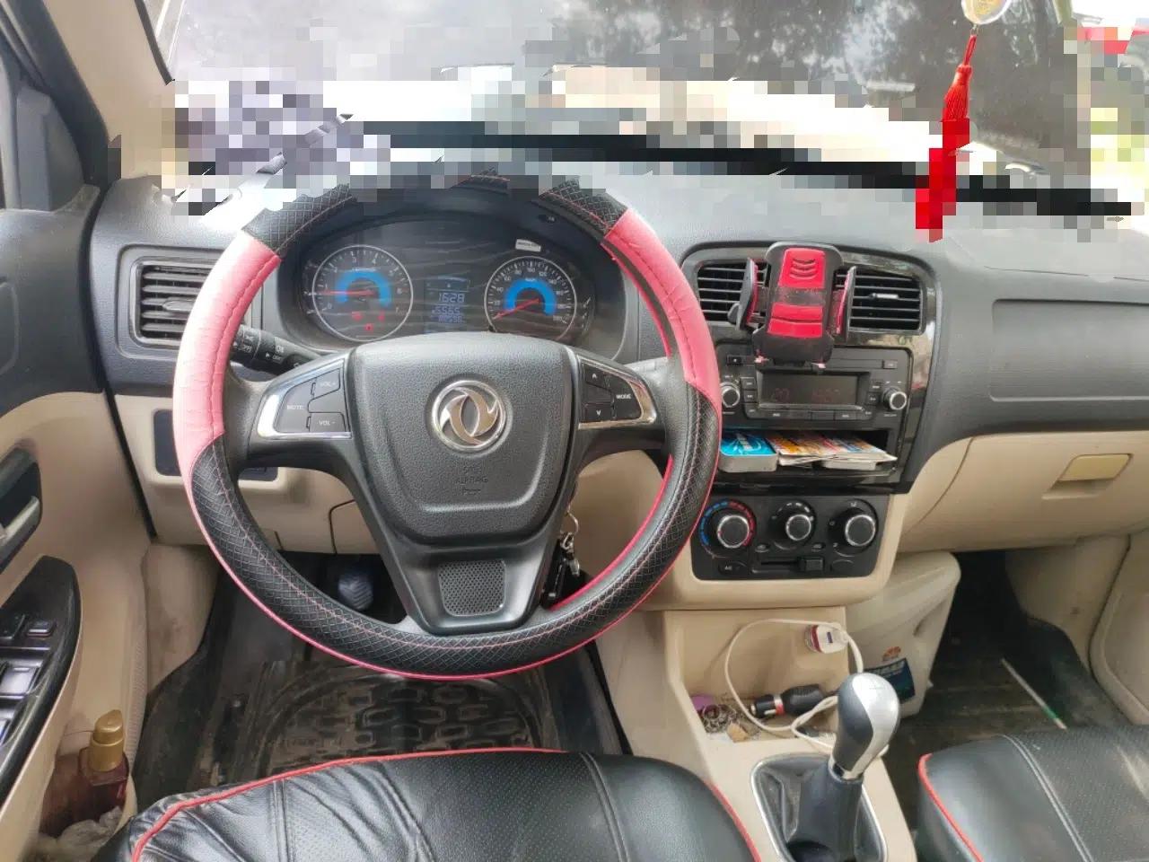 Dongfeng Fengon 370 2016 1.5L Manual Comfort Model 5 Seats — миниатюра 11