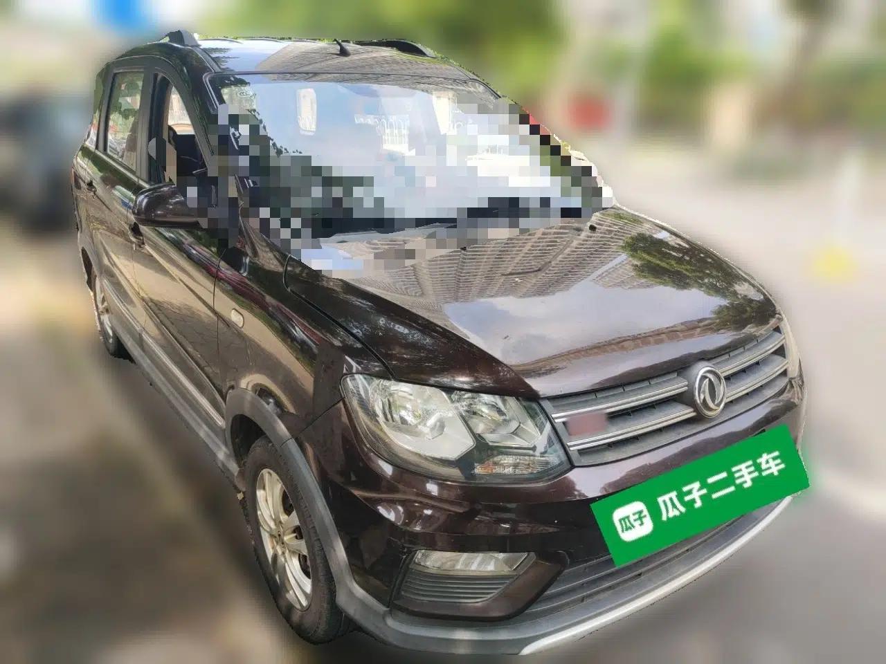 Dongfeng Fengon 370 2016 1.5L Manual Comfort Model 5 Seats — миниатюра 3