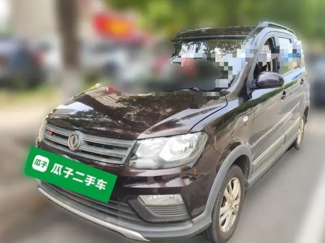 Dongfeng Fengon 370 2016 1.5L Manual Comfort Model 5 Seats