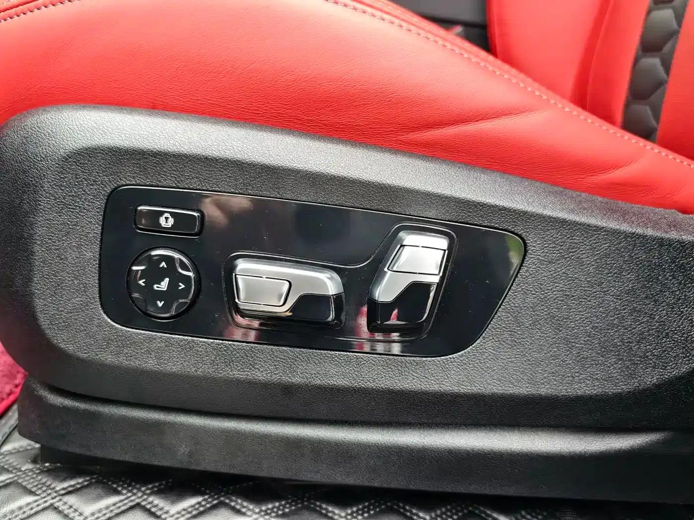2022 BMW X6 M — миниатюра 23