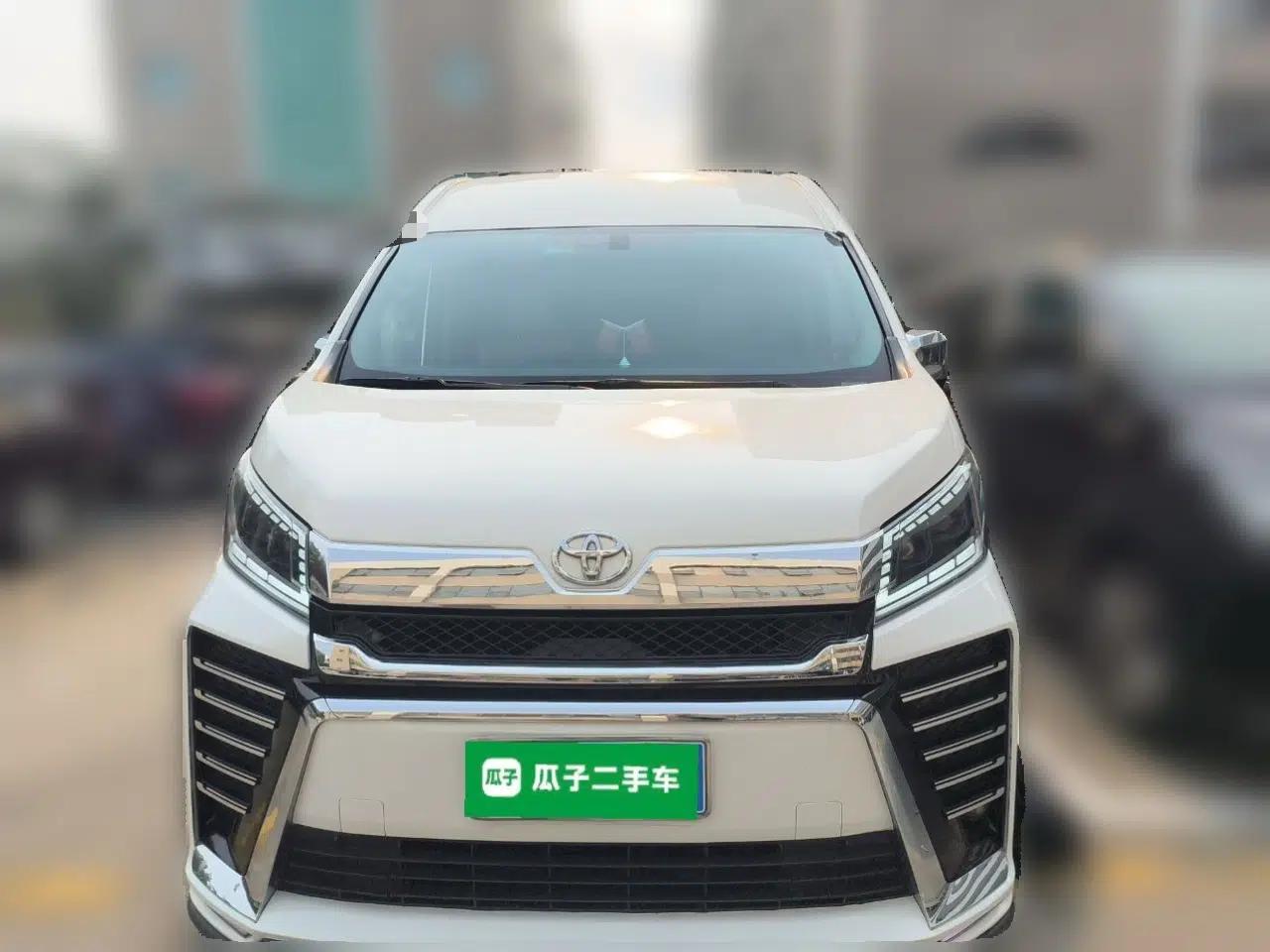 Toyota HIACE  — миниатюра 2