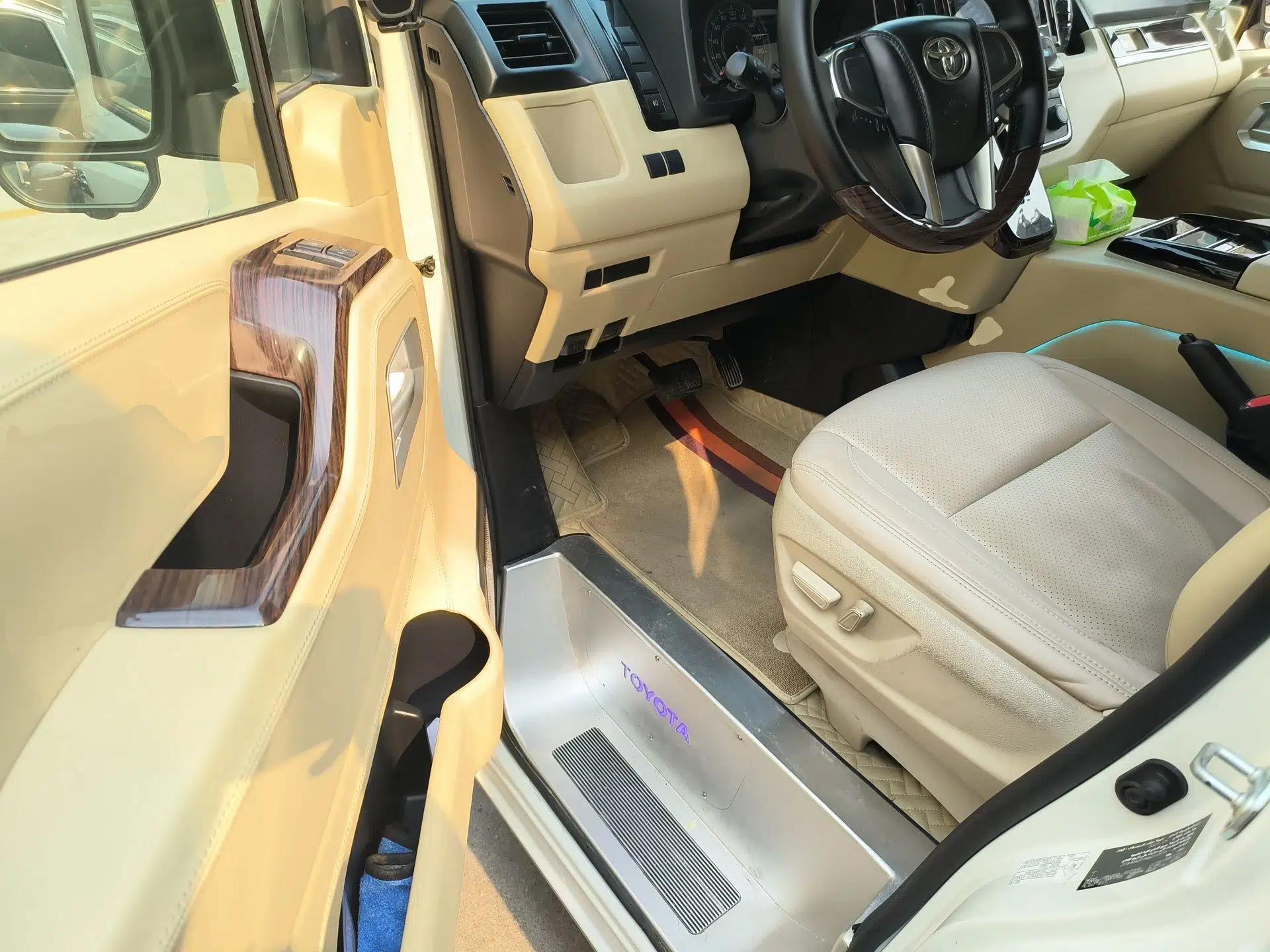 Toyota HIACE  — миниатюра 17
