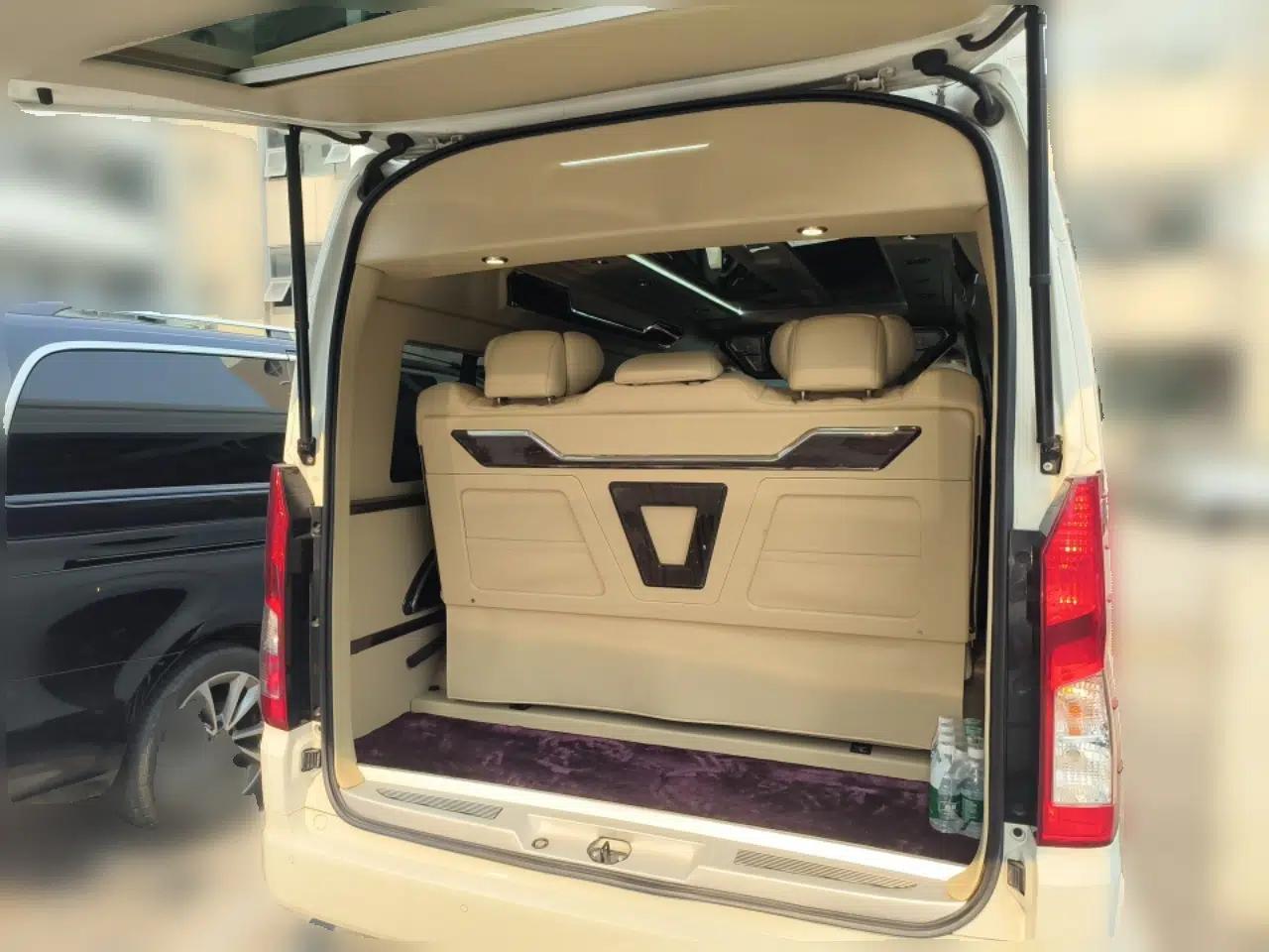 Toyota HIACE  — миниатюра 20