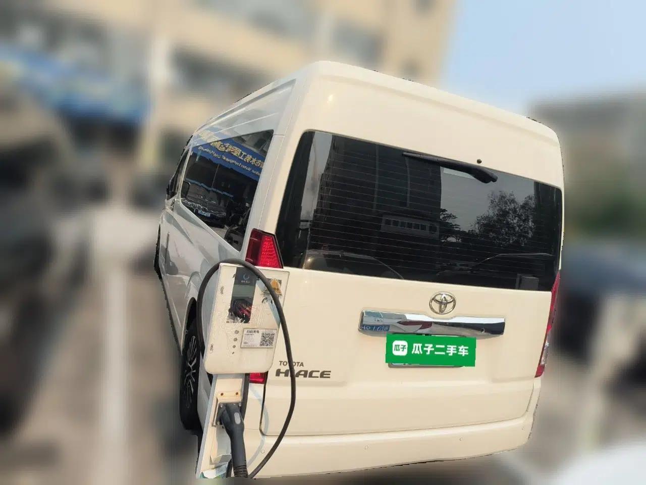 Toyota HIACE  — миниатюра 4