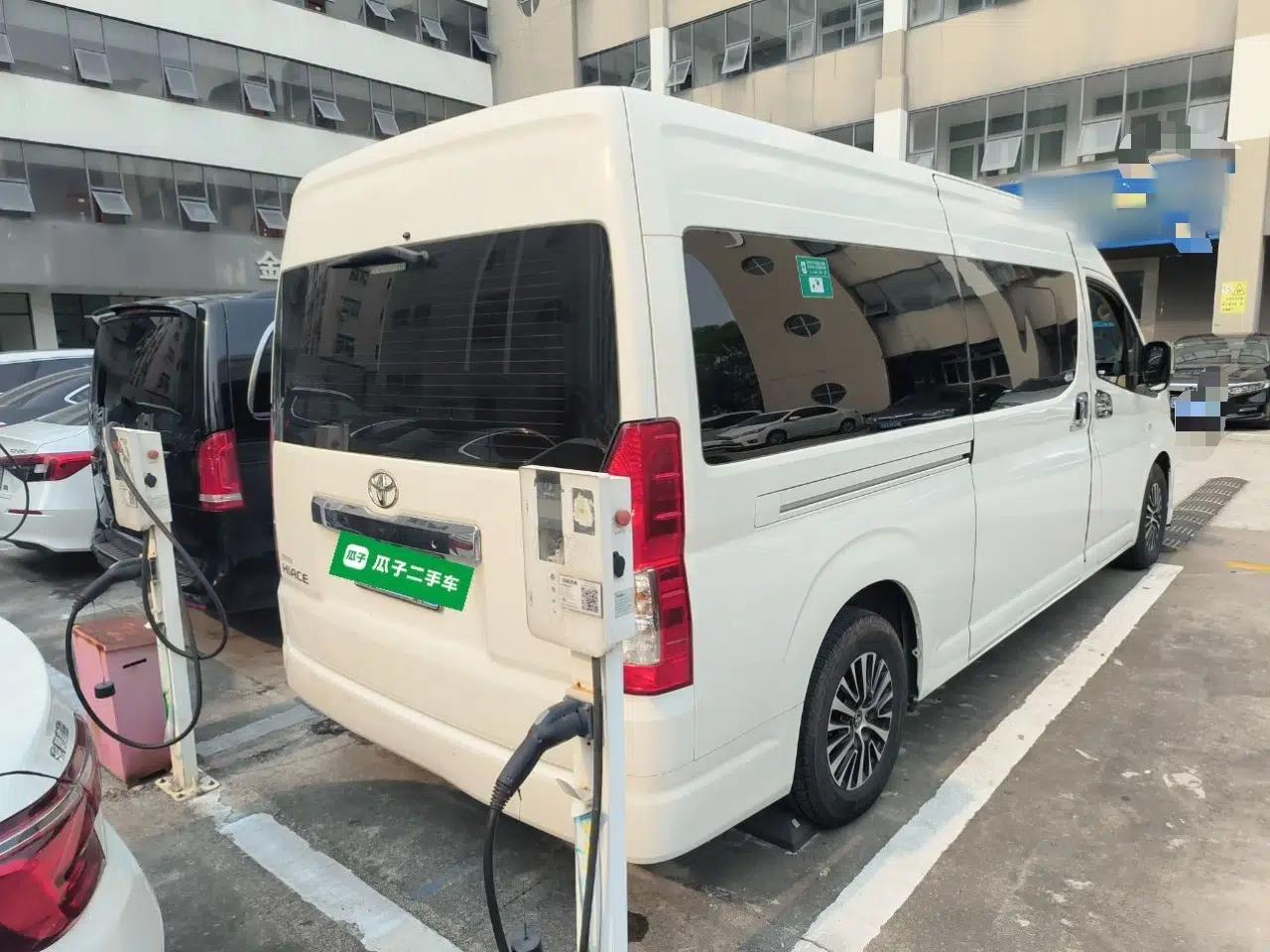 Toyota HIACE  — миниатюра 6