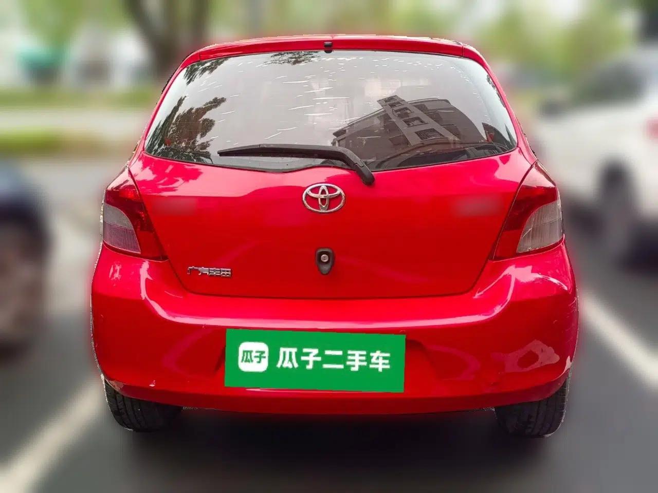 Toyota Yaris 2011 1.6E Automatic Charm Edition — миниатюра 5