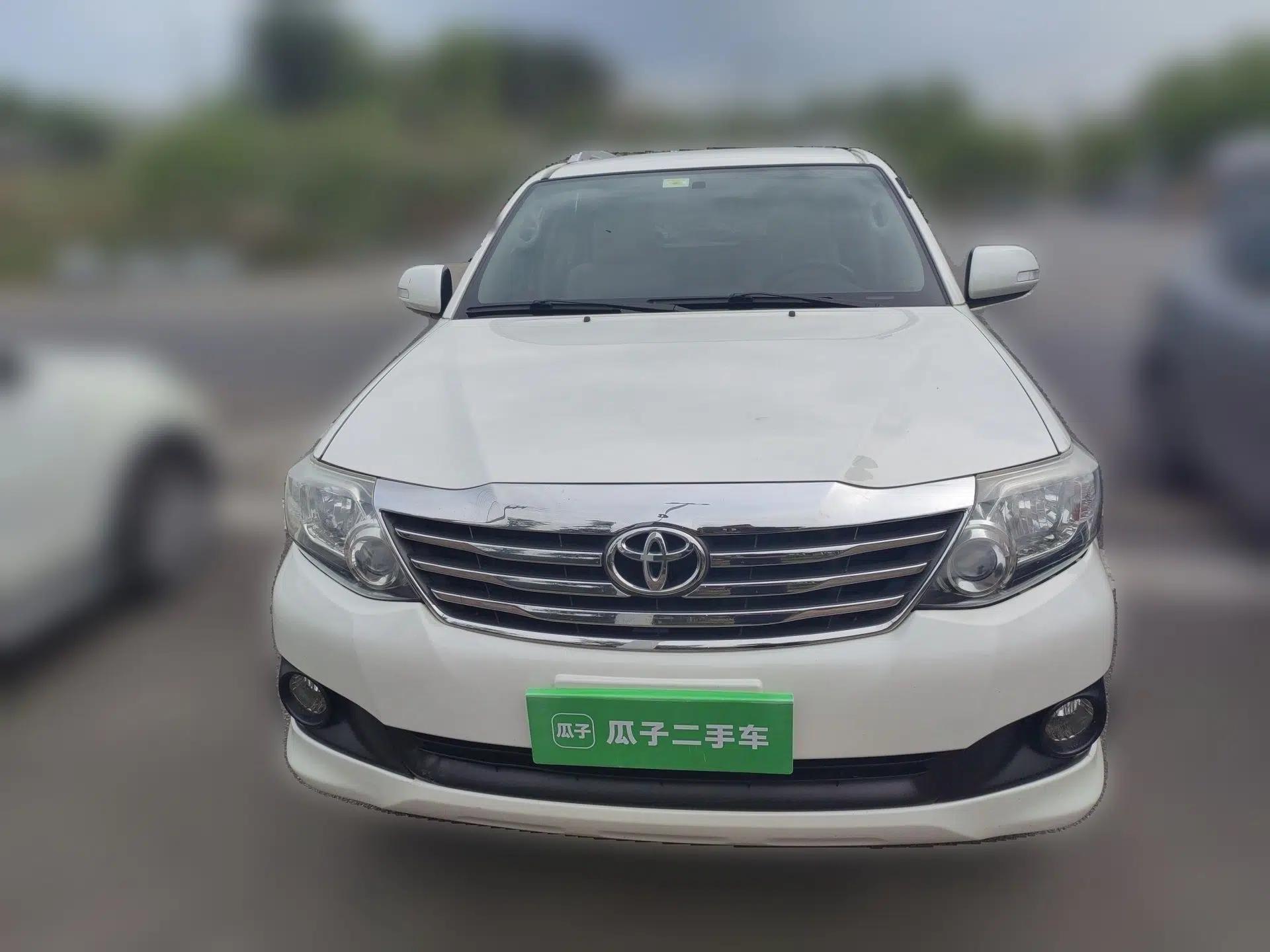 Toyota Fortuner 2015 2.7L Standard Edition — миниатюра 2