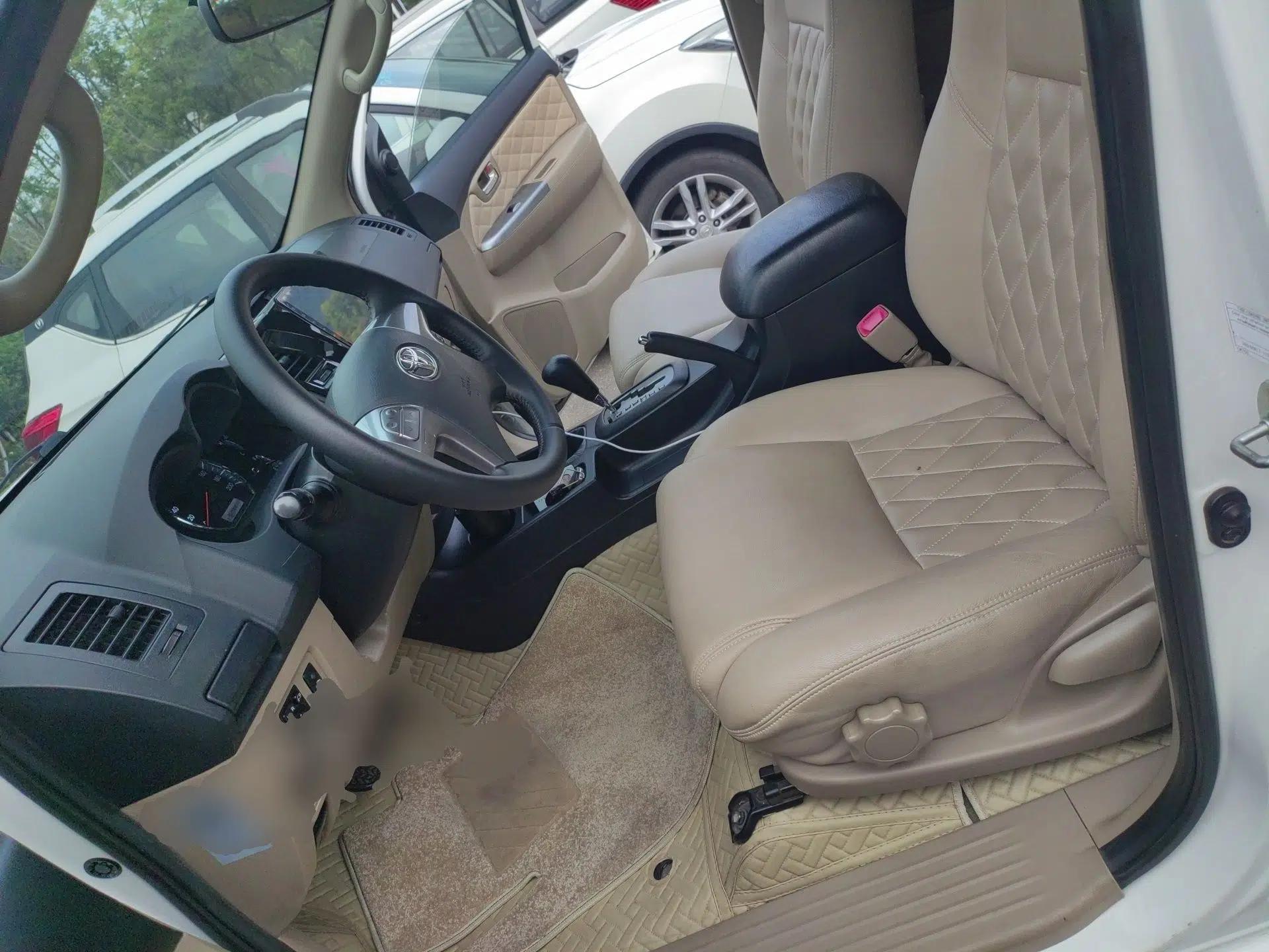 Toyota Fortuner 2015 2.7L Standard Edition — миниатюра 16