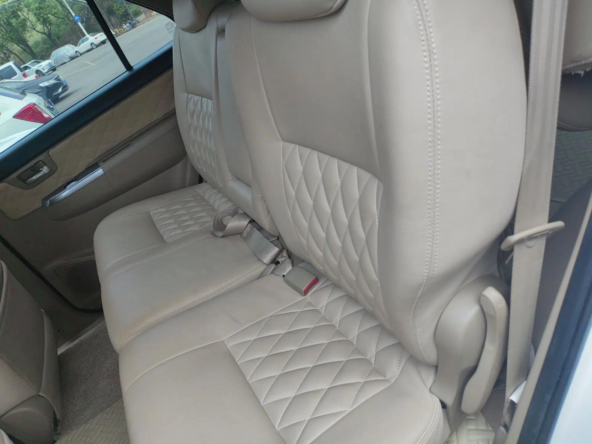 Toyota Fortuner 2015 2.7L Standard Edition — миниатюра 18