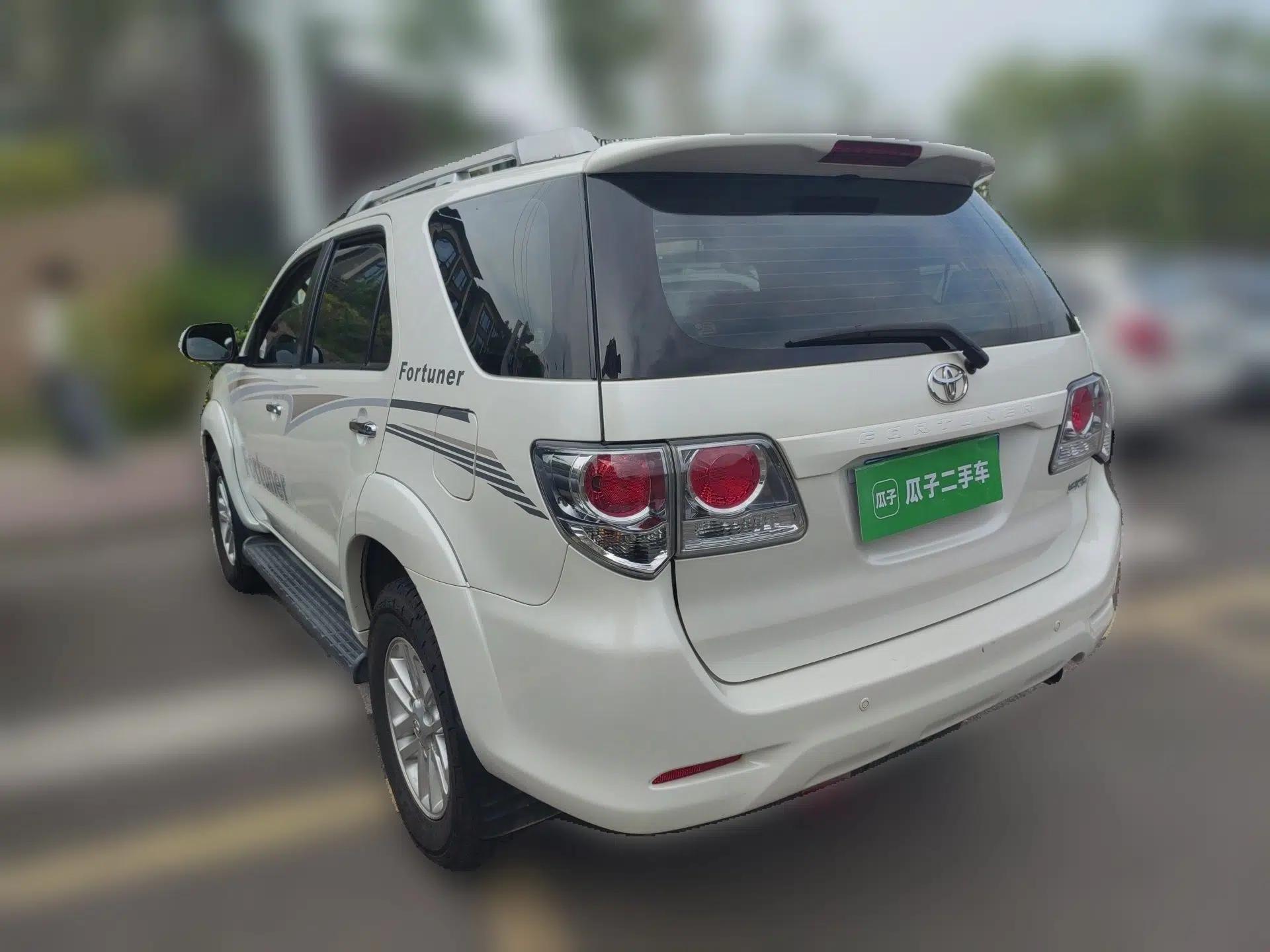 Toyota Fortuner 2015 2.7L Standard Edition — миниатюра 4