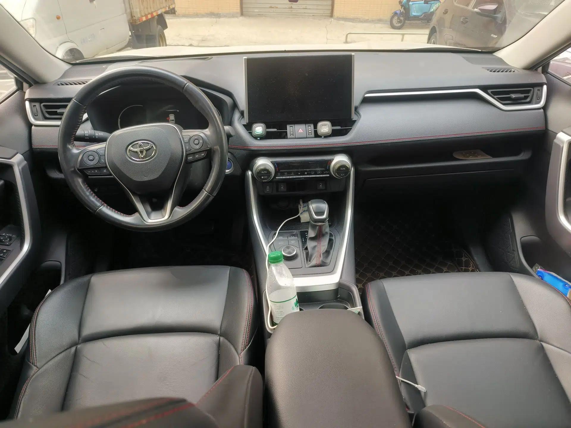 Toyota Wildlander New Energy 2021 High-Performance Edition 2.5L Two-Wheel Drive Powerful Version — миниатюра 10