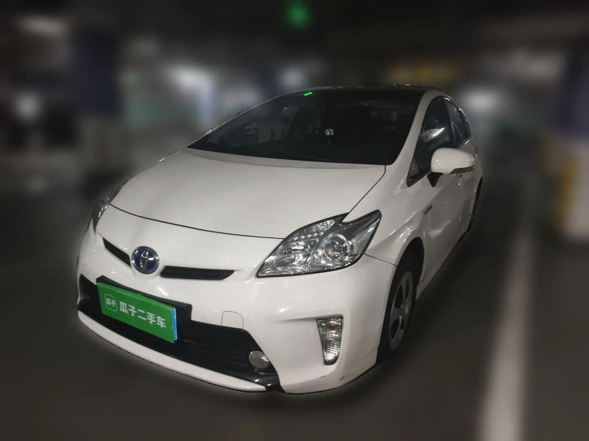 Toyota Prius 2012 1.8L Luxury Advanced Edition — миниатюра 1