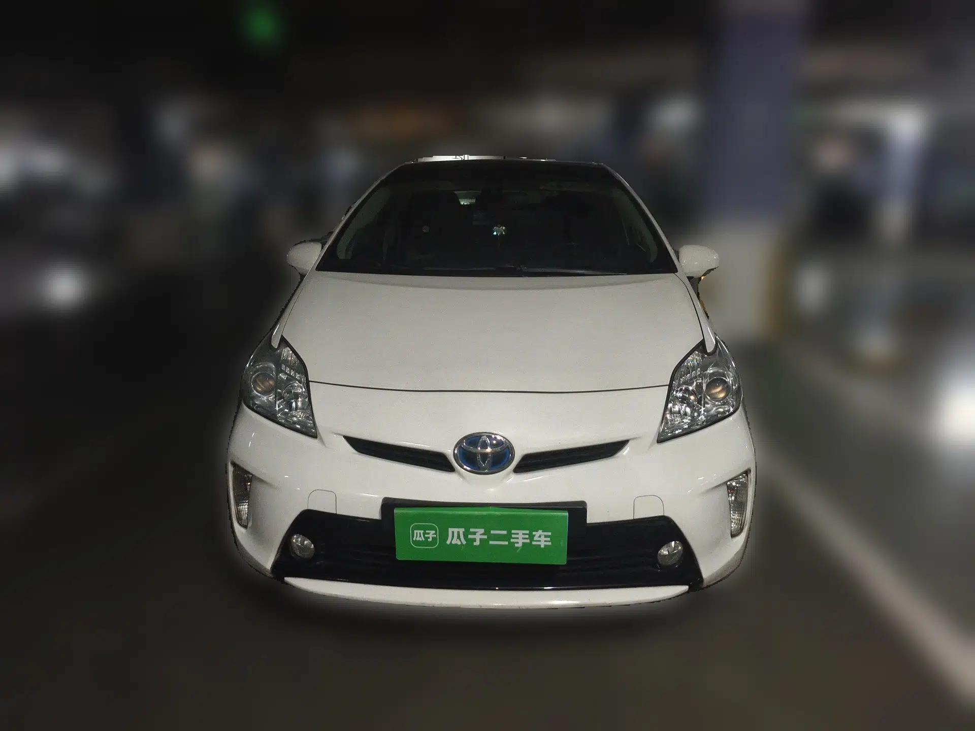 Toyota Prius 2012 1.8L Luxury Advanced Edition — миниатюра 2