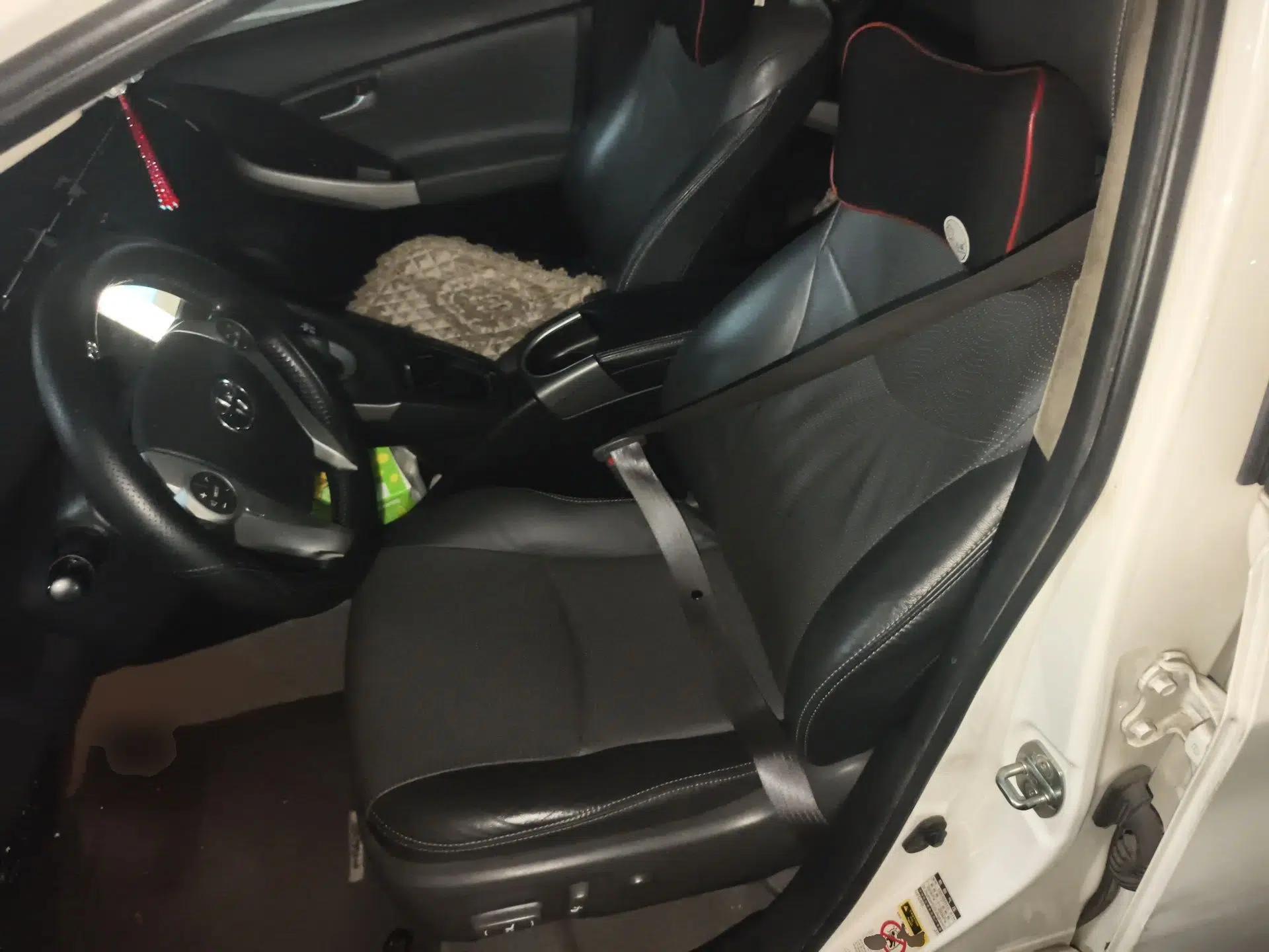 Toyota Prius 2012 1.8L Luxury Advanced Edition — миниатюра 16