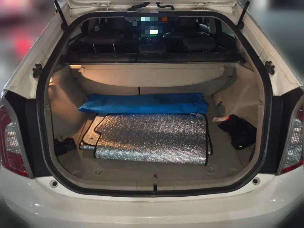 Toyota Prius 2012 1.8L Luxury Advanced Edition — миниатюра 20