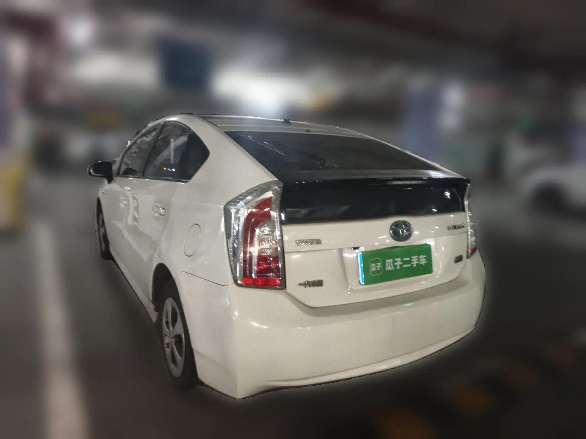 Toyota Prius 2012 1.8L Luxury Advanced Edition — миниатюра 4