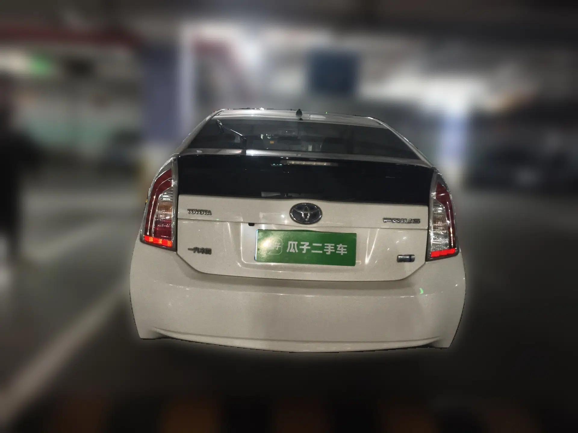 Toyota Prius 2012 1.8L Luxury Advanced Edition — миниатюра 5
