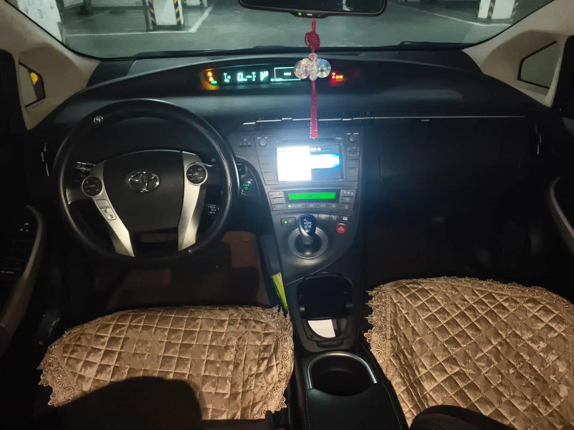Toyota Prius 2012 1.8L Luxury Advanced Edition — миниатюра 10