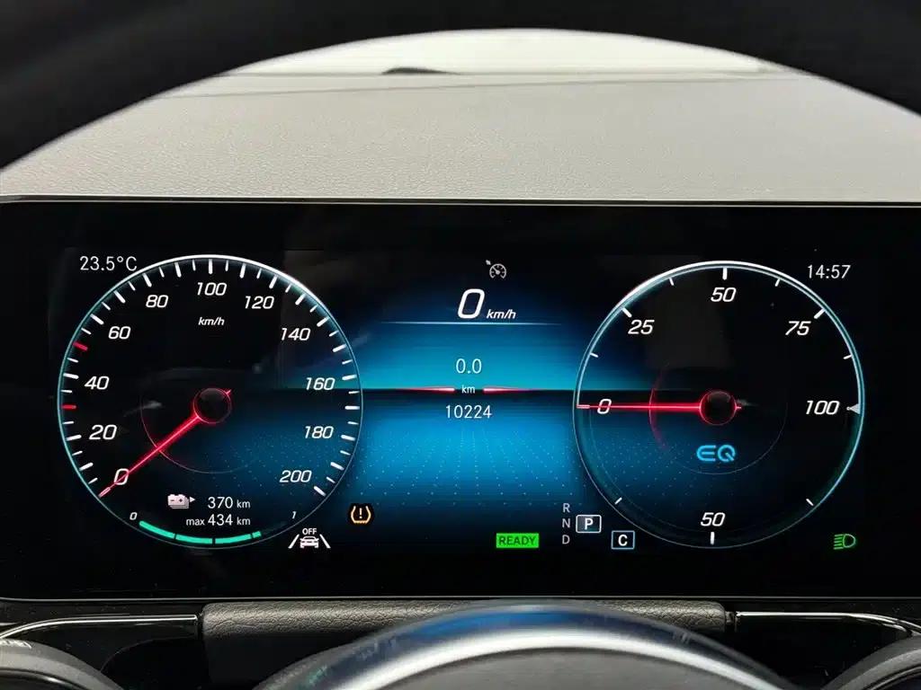 Mercedes-Benz EQA 2022 EQA 300 4MATIC First Edition — миниатюра 13