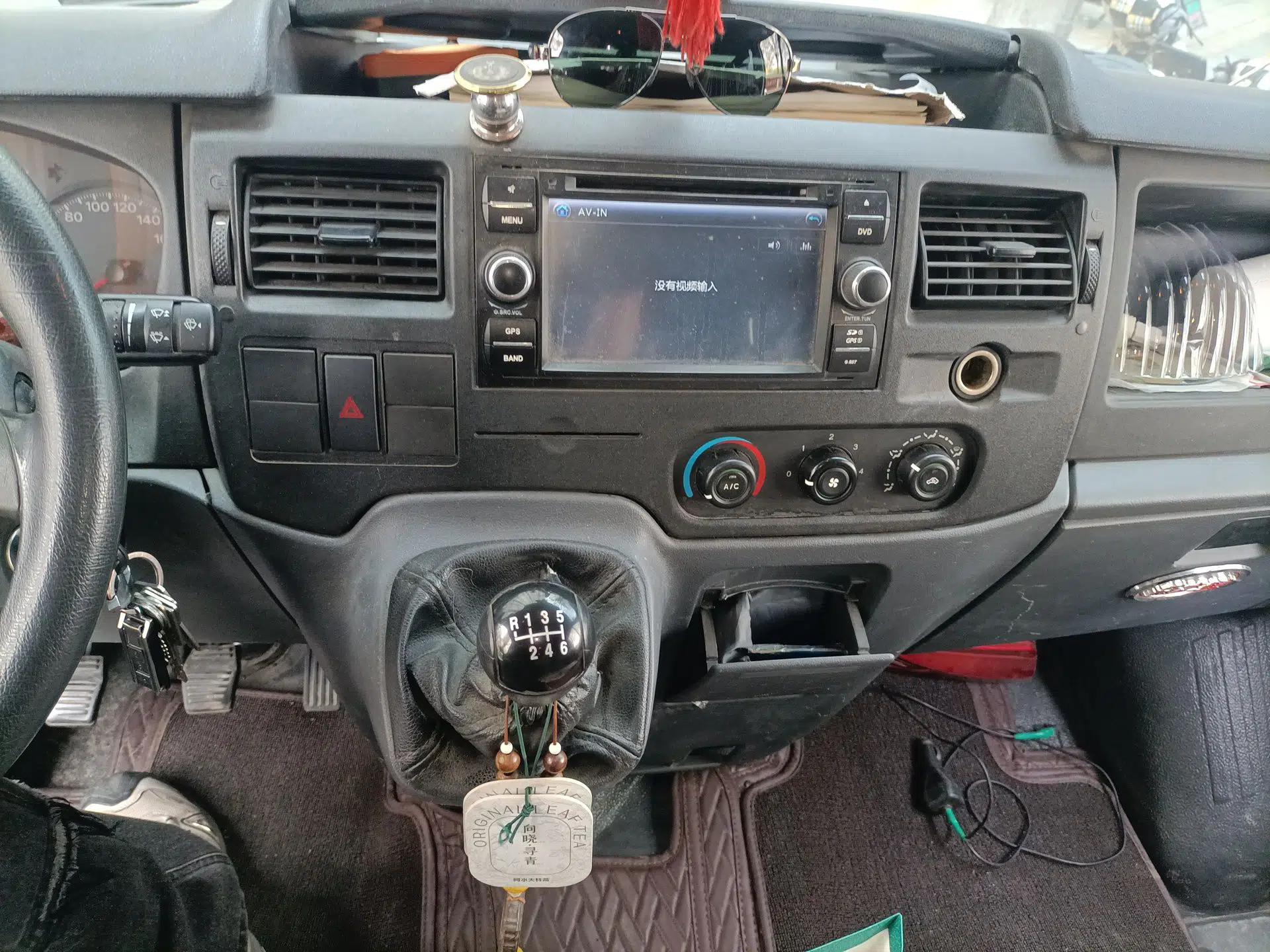 Ford Transit Custom 2015 2.4T Short-Wheelbase 6-Seater Mid-Roof Multi-Purpose Vehicle — миниатюра 14