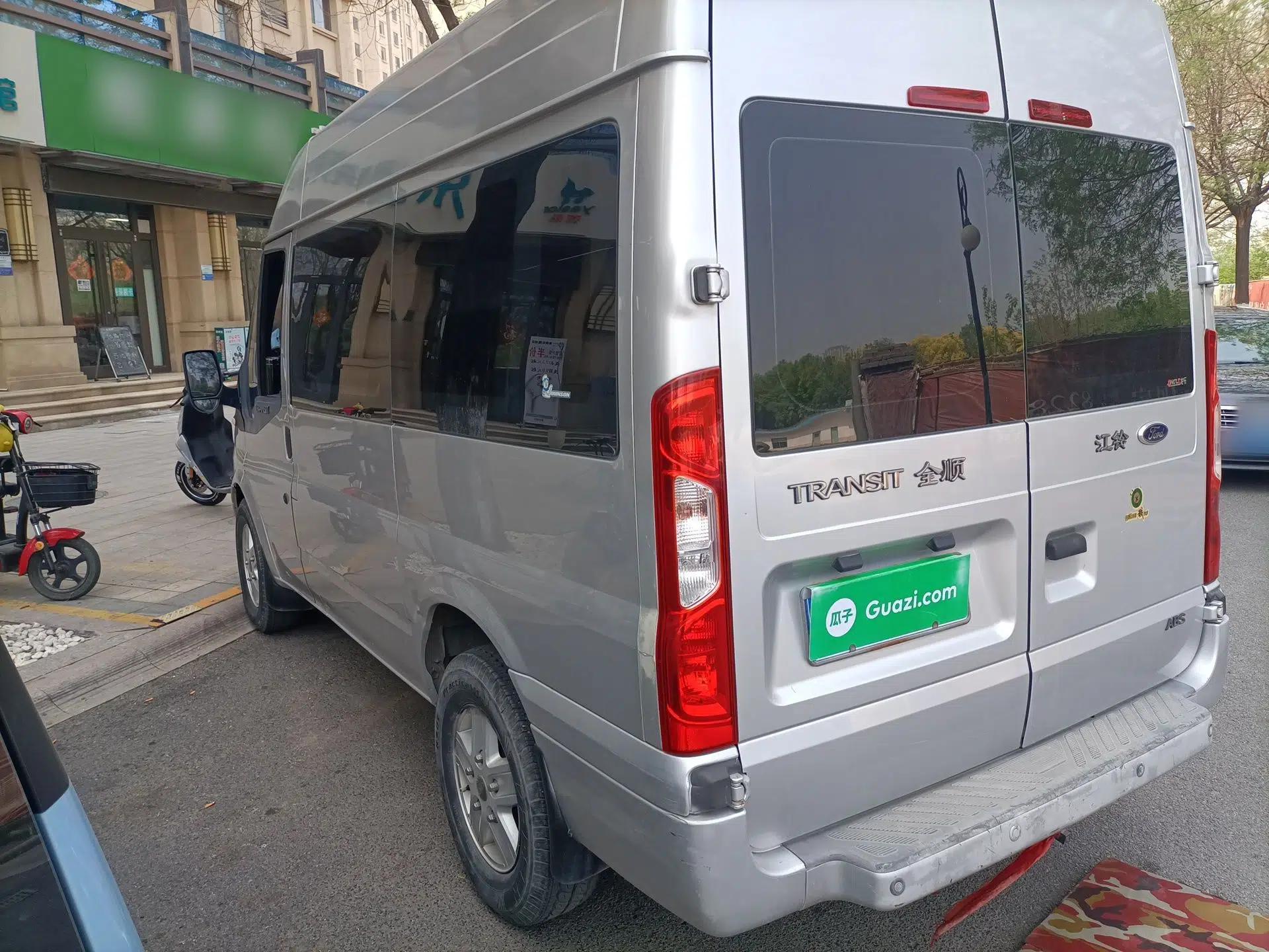 Ford Transit Custom 2015 2.4T Short-Wheelbase 6-Seater Mid-Roof Multi-Purpose Vehicle — миниатюра 4